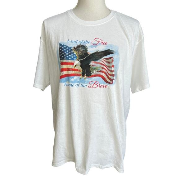 White Short Sleeve Tee American flag with Patriotic Graphics men’s large - Picture 1 of 6